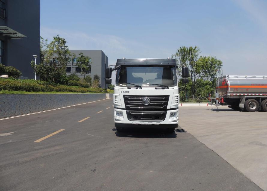 東風(fēng)六缸灑水車，六缸華神灑水車，15噸灑水車廠家報(bào)價(jià)